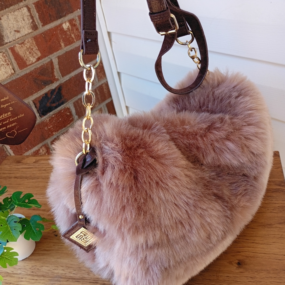 SONDRA ROBERTS SQUARED VEGAN FUR HAND MUFF FLUFFY SHOULDER/CROSSBODY BAG